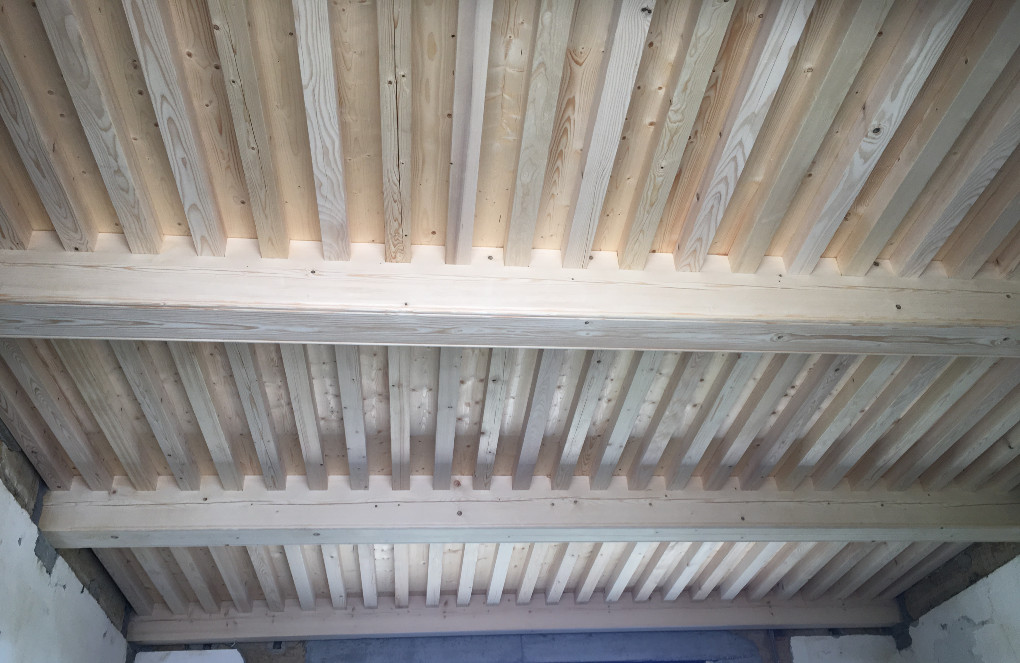 Lucarne charpente traditionnelle bardage zinc naturel