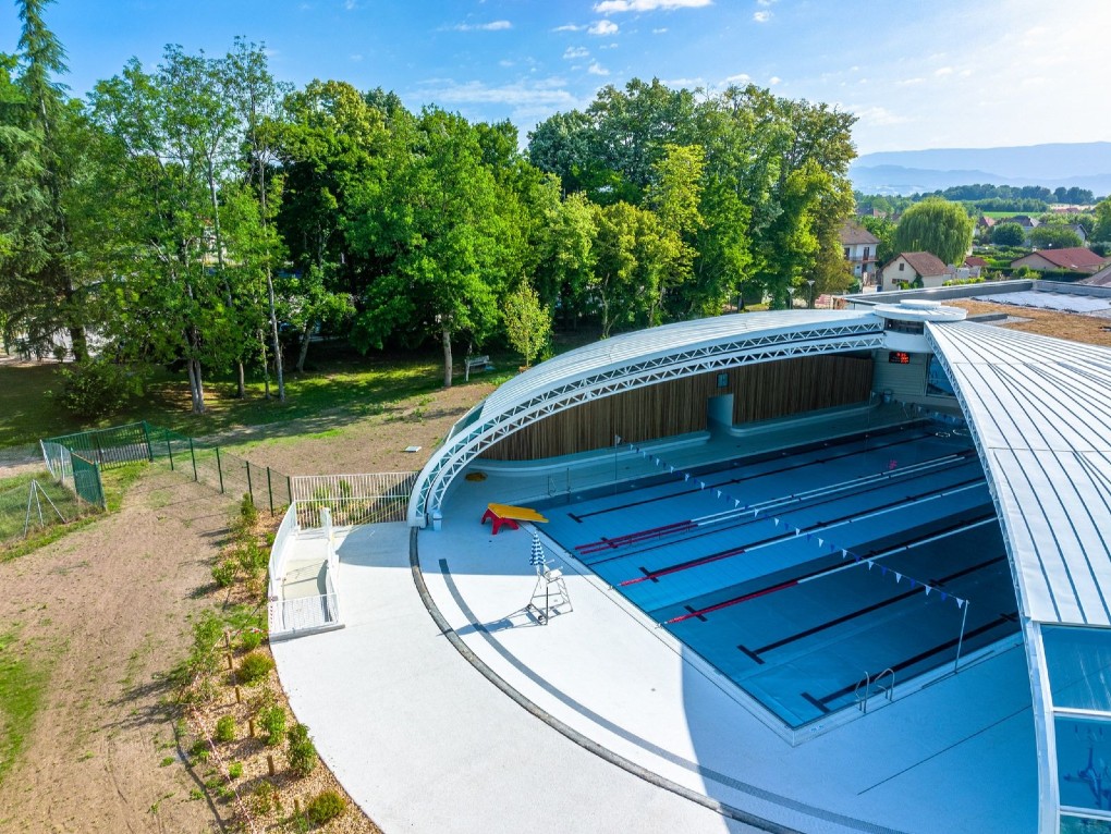Renfort d'arcs en métal pour un centre aquatique