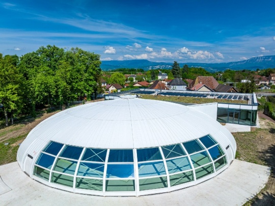 Renfort d'arcs en métal pour un centre aquatique