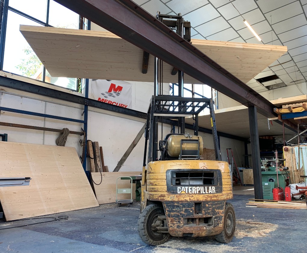 Pose d'un plancher CLT